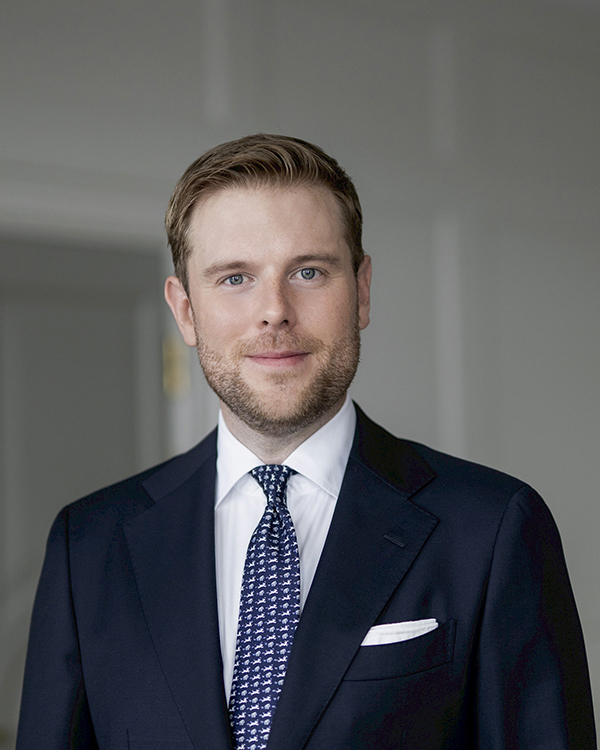 Hallin Löfgren Juristbyrå AB - Team - Viktor Löfgren, Lawyer and Founder