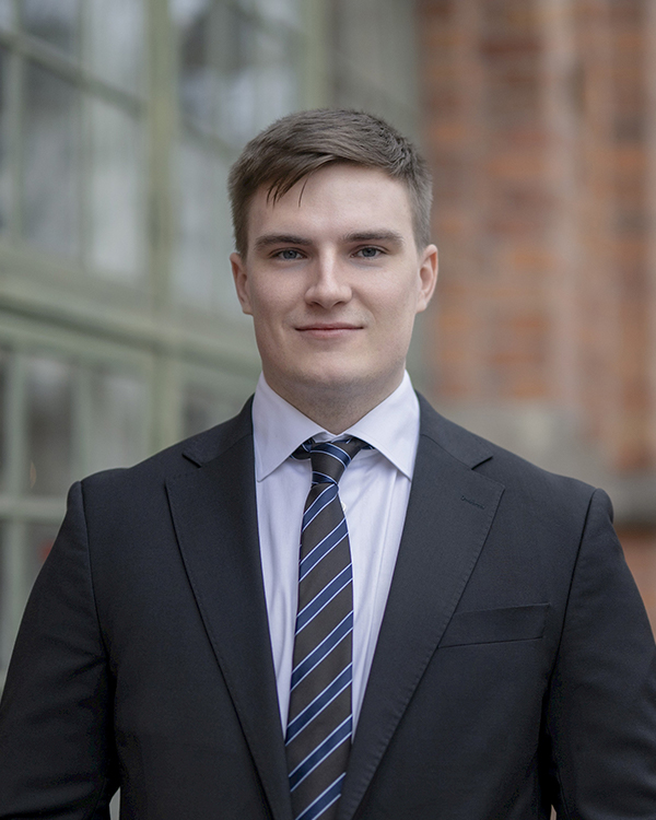 Hallin Löfgren Juristbyrå AB - Team - Victor Ström, Lawyer